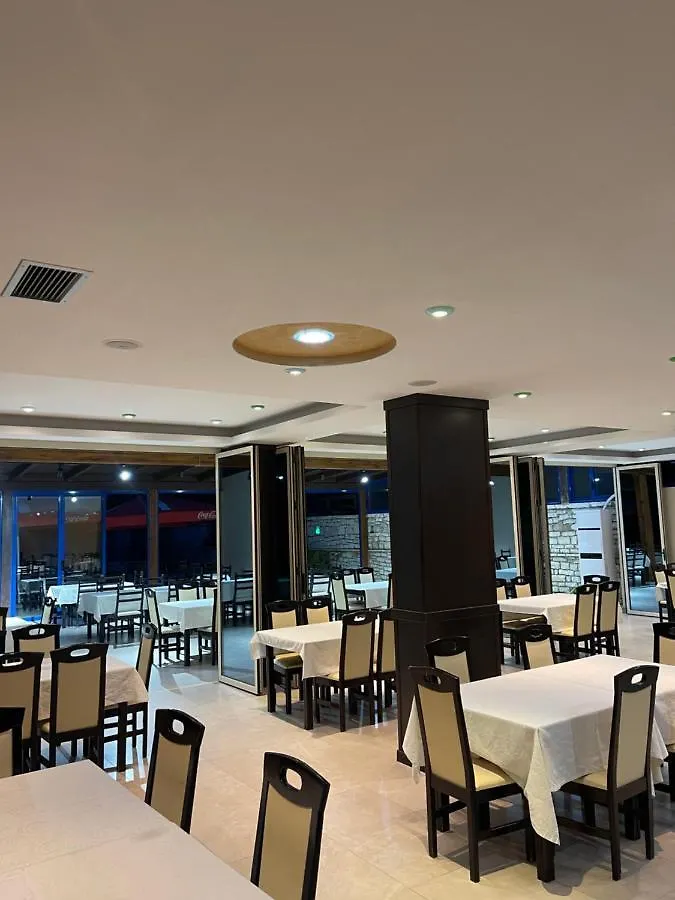 Hotel Zverneci Albânia