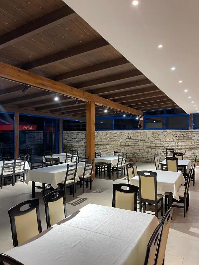 Hotel Zverneci 3*,  Albânia