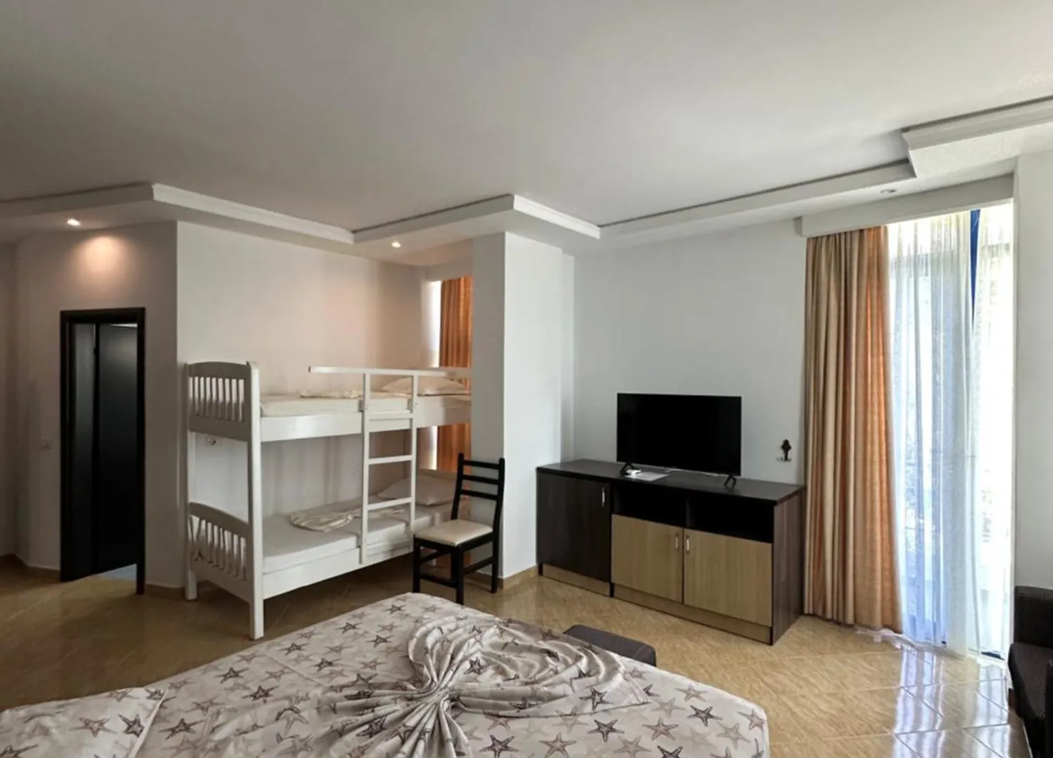 Hotel Zverneci Αλβανία
